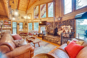 Tree-Lined McCall Cabin Walk to Payette River! Mccall